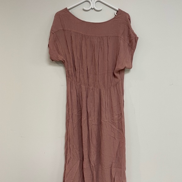 Light pink fake button-up dress. - Picture 4 of 4